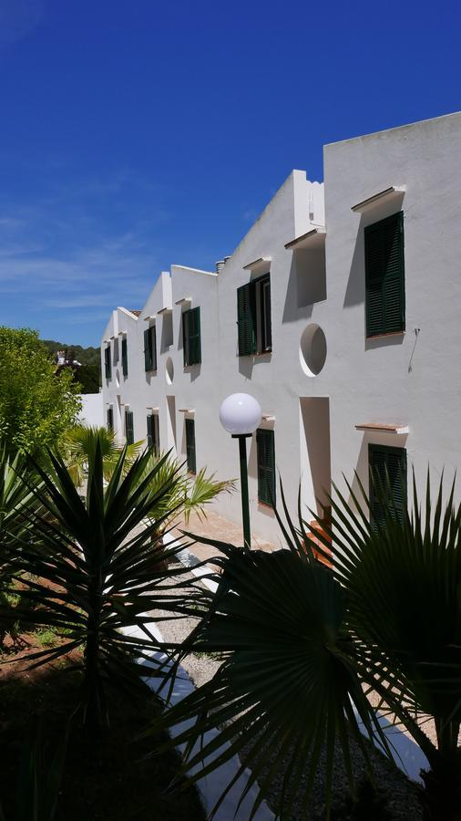 The Desmais Cala Galdana  Rum bild